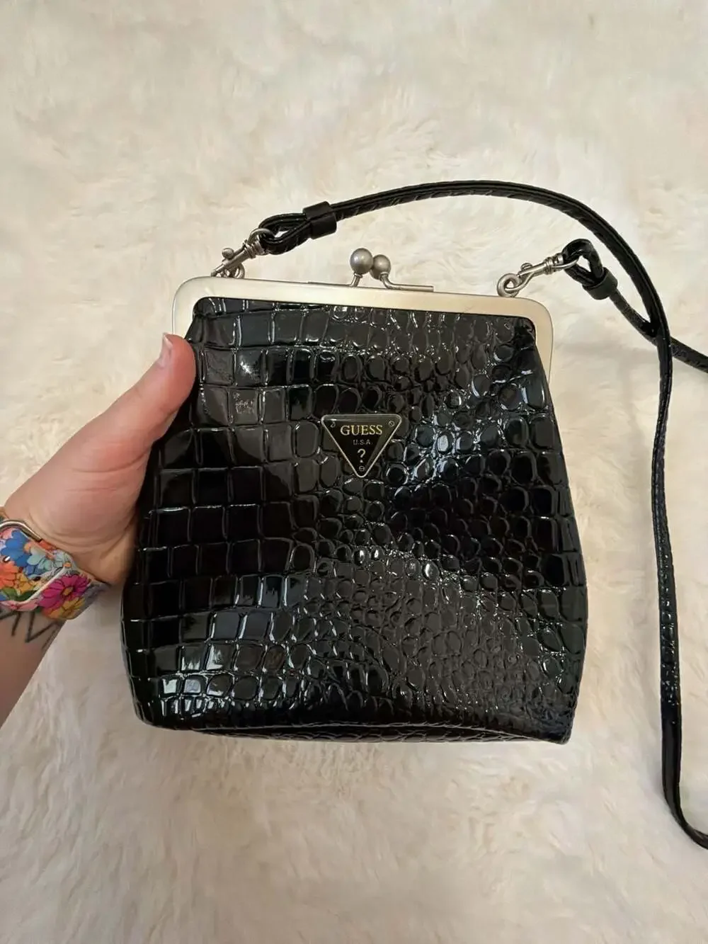 Vintage Guess Black Crocodile Embossed Patent Leather Kiss Lock Crossbody Bag